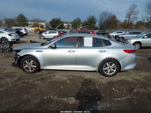 Kia Optima Lx Image 9