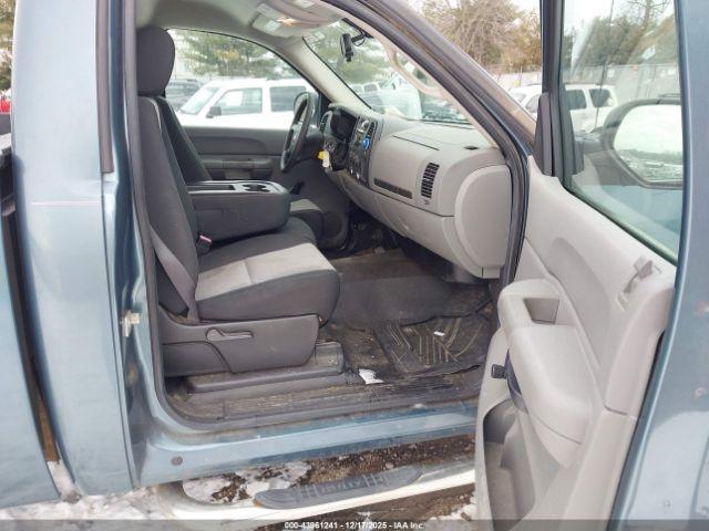 Chevrolet Silverado 1500 Work Truck Image 4