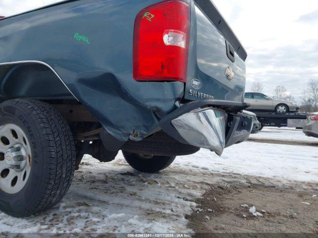 Chevrolet Silverado 1500 Work Truck Image 3