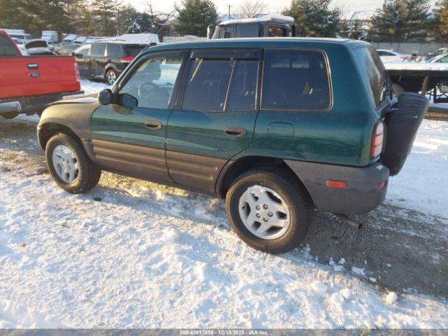 Toyota RAV4 Image 10