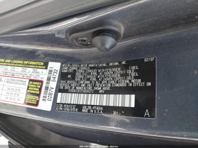 Toyota Sienna Le Image 13