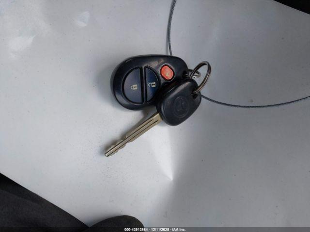 Toyota Sienna Le Image 14