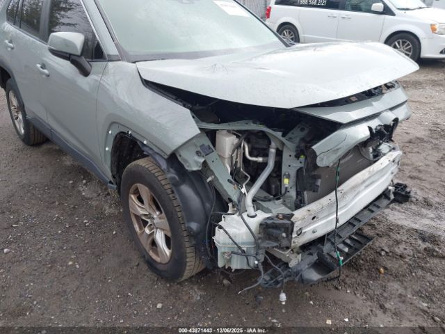 Toyota RAV4 Xle Image 10