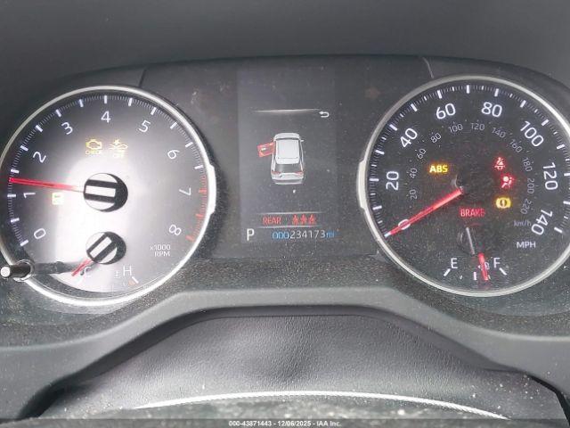 Toyota RAV4 Xle Image 6