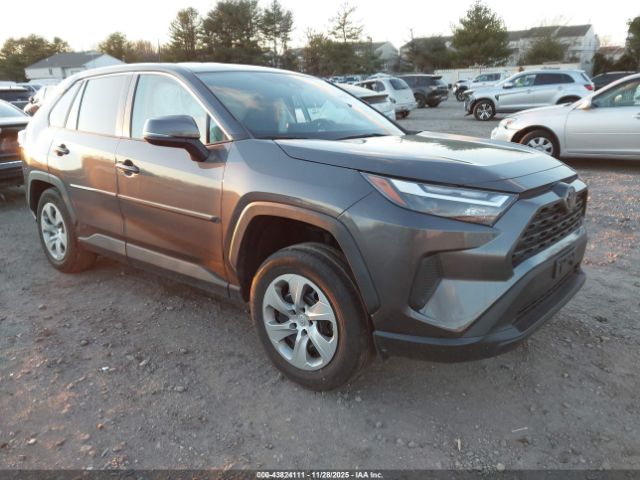 Toyota RAV4 Le Image 1