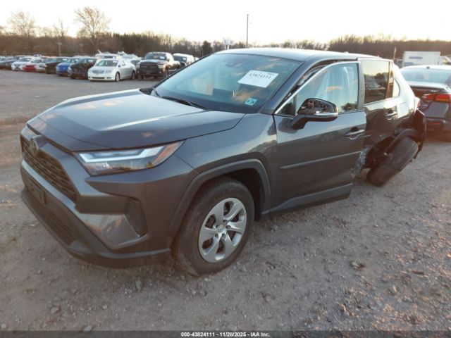 Toyota RAV4 Le Image 3