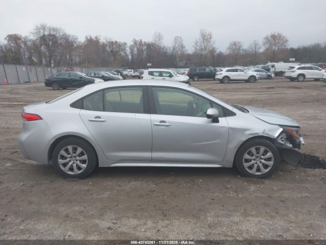 Toyota Corolla Le Image 13