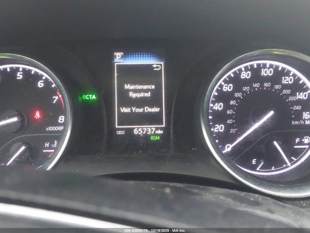 Toyota Camry Se Image 10