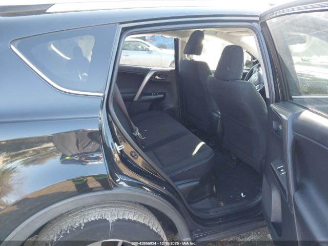 Toyota RAV4 Xle Image 6