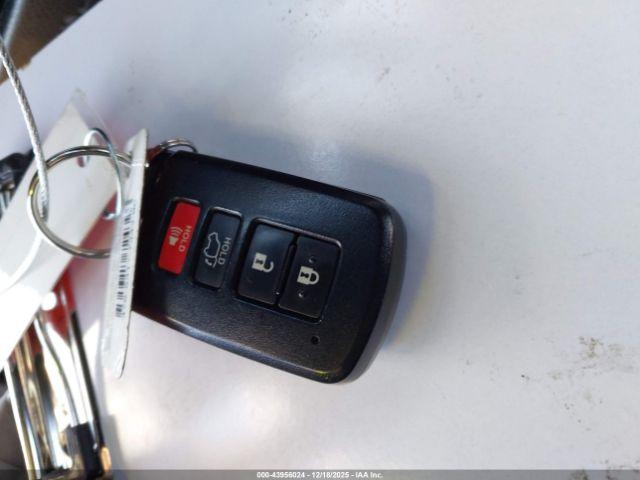 Toyota RAV4 Xle Image 10