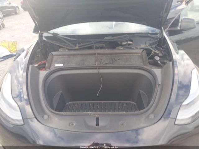 Tesla Model Y Performance Dual Motor All-wheel Drive Image 16