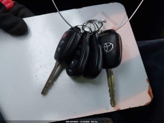 Toyota RAV4 Xle Image 12