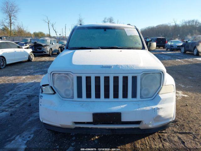 Jeep Liberty Sport Image 8