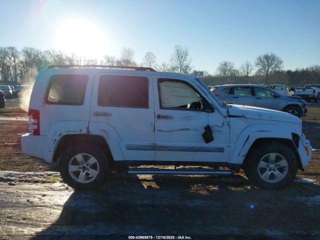 Jeep Liberty Sport Image 13