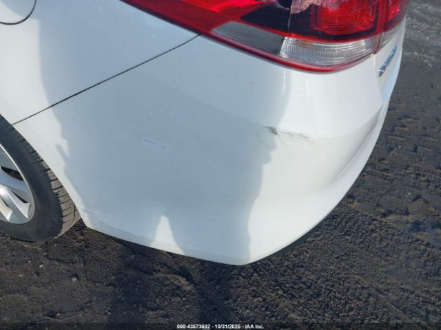 Kia Optima Lx Image 20