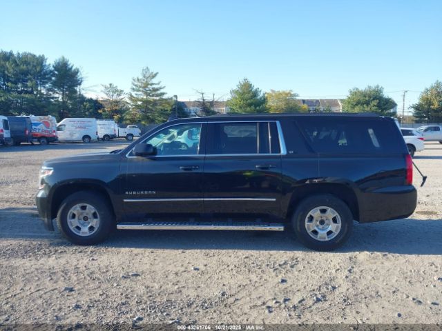 Chevrolet Suburban Lt Image 12