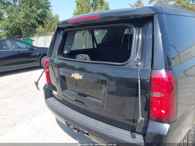 Chevrolet Suburban Lt Image 13