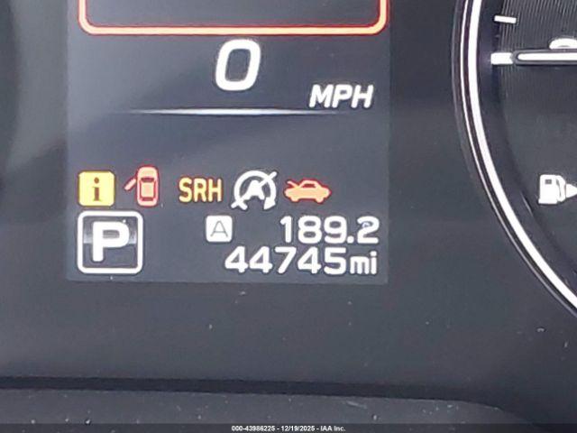 Subaru Outback Premium Image 8