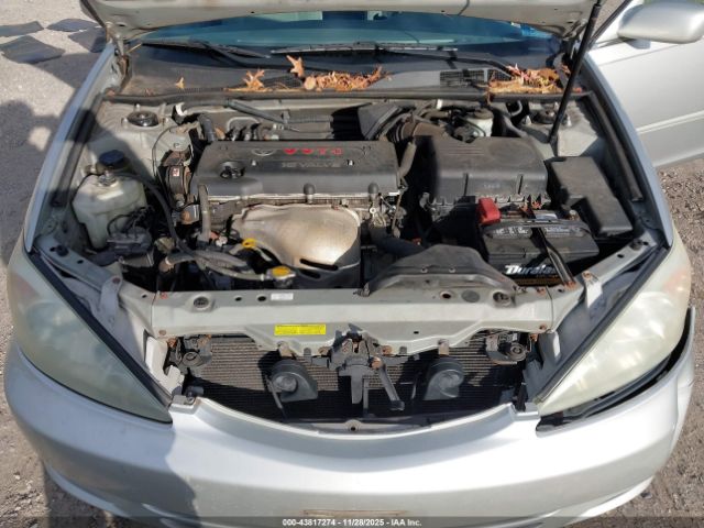 Toyota Camry Le Image 8