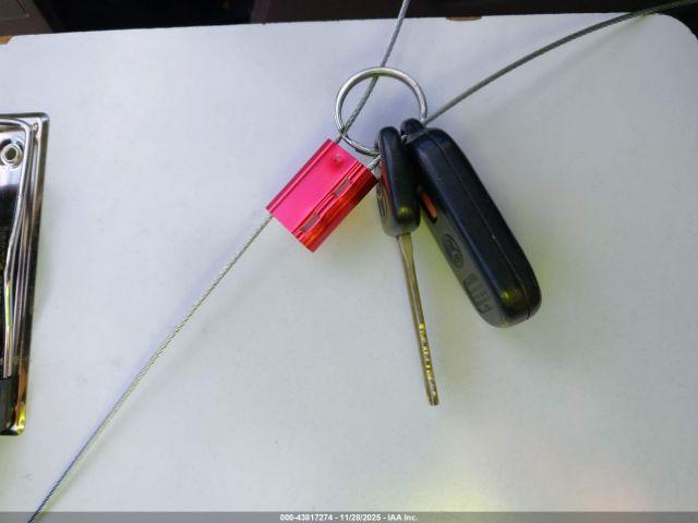 Toyota Camry Le Image 15