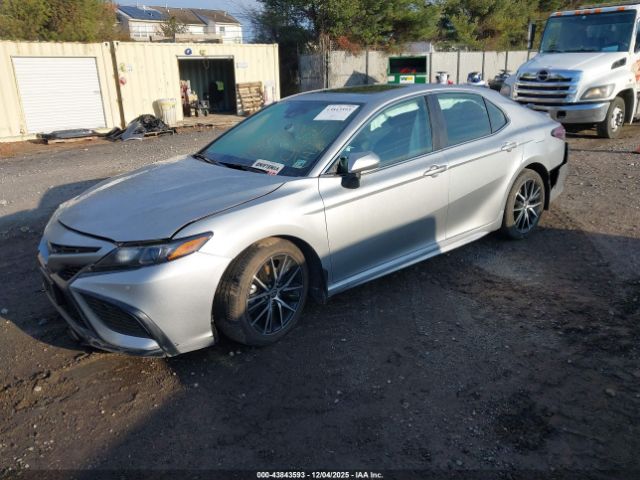 Toyota Camry Se Awd Image 2