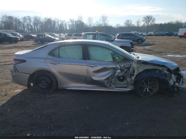 Toyota Camry Se Awd Image 16