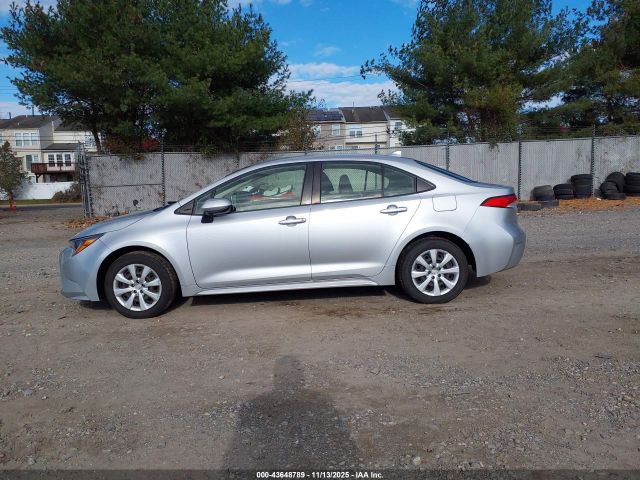 Toyota Corolla Le Image 13