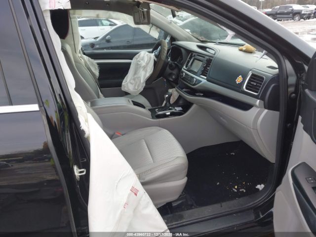 Toyota Highlander Le Plus V6 Image 4