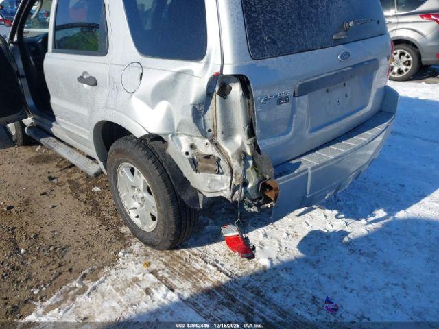 Ford Escape Image 14