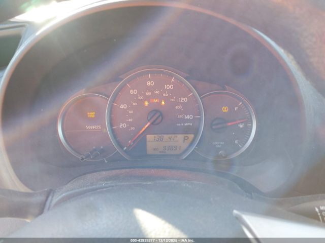 Toyota Yaris Le Image 13