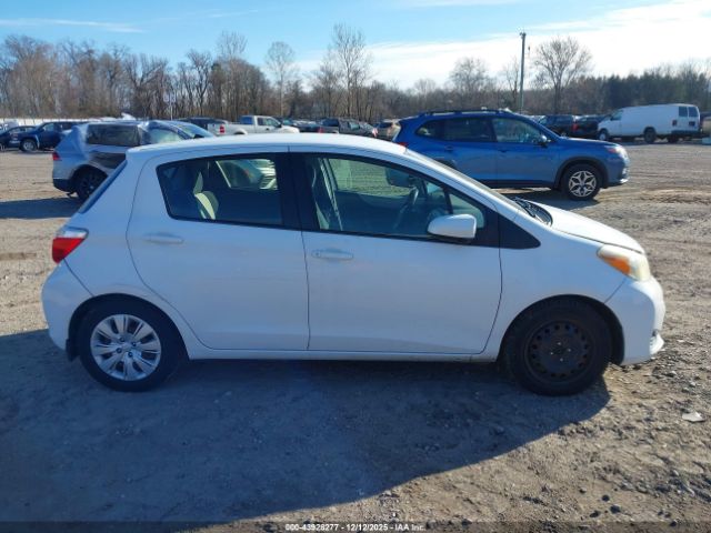 Toyota Yaris Le Image 6